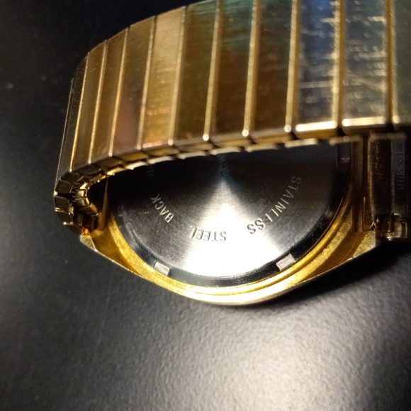 Gold and Red Remington Electra Watch - Picture 4 of 5